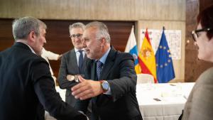 presidente de Canarias, Fernando Clavijo mantendrá una reunión interministerial para abordar la distribución de los menores no acompañados con solicitud de asilo y protección internacional. A este encuentro, en el que estarán presentes el Ministro de Política Territorial, Ángel Víctor Torres; la ministra de Inclusión, Seguridad Social y Migraciones, Elma Saiz, la ministra de Juventud e Infancia, Sira Rego y altos cargos del Ministerio de Interior. así como la consejera de Bienestar Social, Igualdad, Juventud, Infancia y Familias, Candelaria Delgado, y los responsables de los Servicios jurídicos de la Comunidad Autónoma | 03/04/2025 | Fotógrafo: Andrés Gutiérrez Taberne