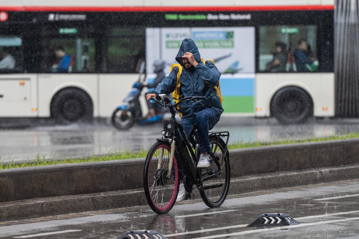 Aguacero en el barrio de Les Corts de Barcelona