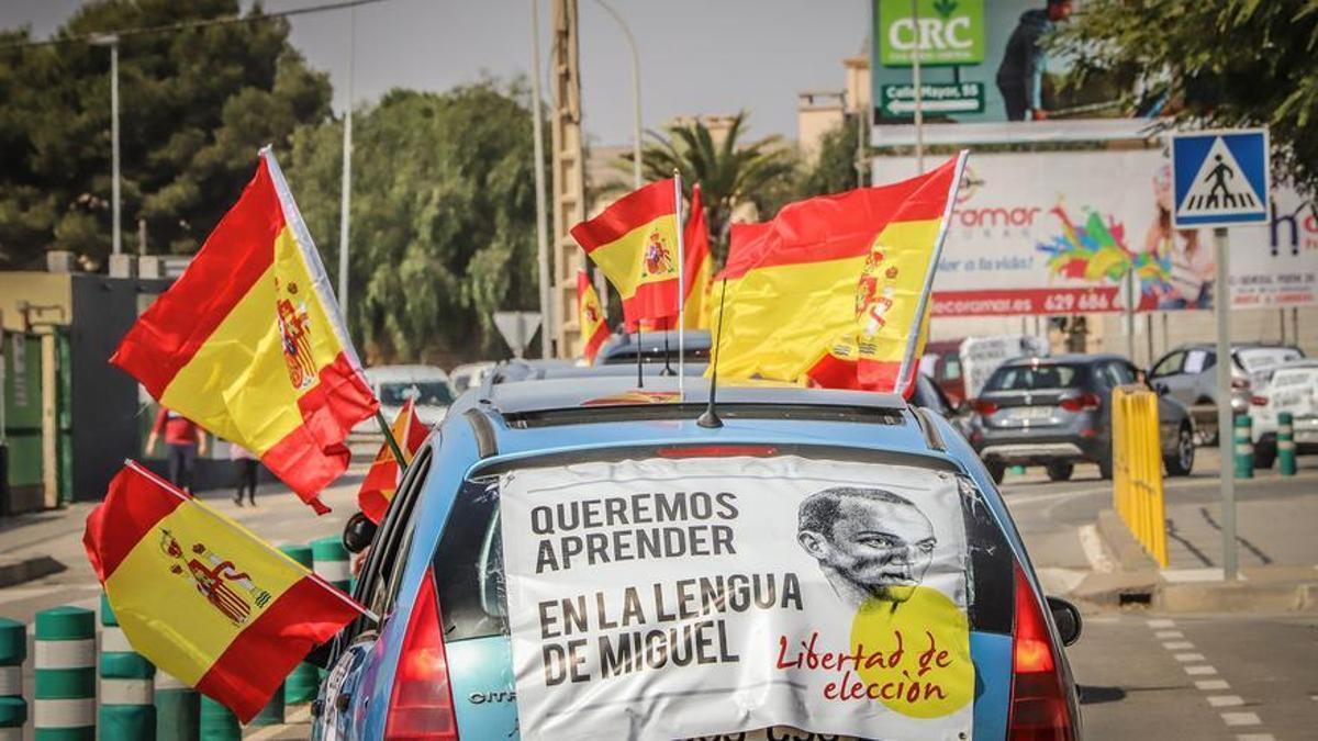 Manifestación en contra del valenciano en Pilar de la Horadada, en una imagen de 2021