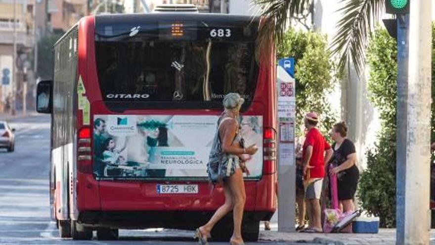 El Ayuntamiento encuestará a los usuarios para el nuevo contrato  de los autobuses