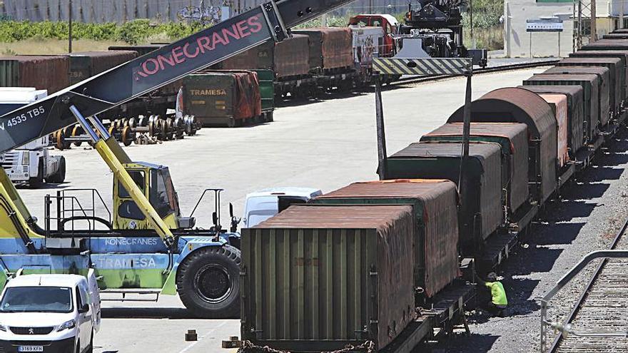 Estación del tren de mercancías. | DANIEL TORTAJADA