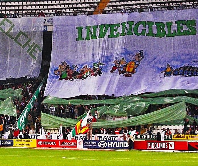 Animación de la peña Jove Elx durante un partido reciente