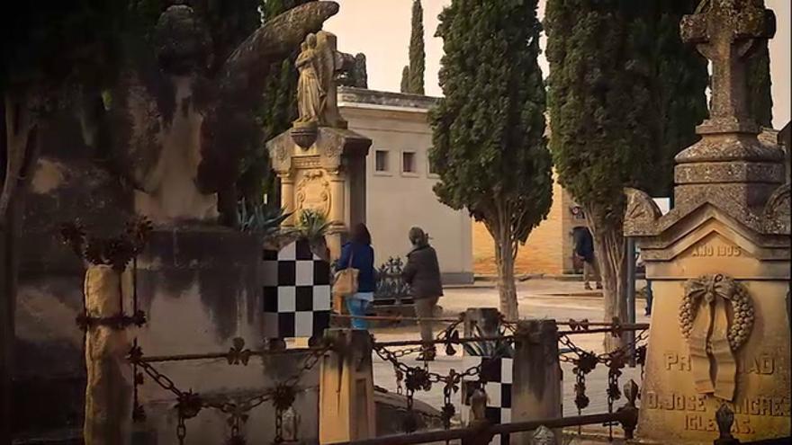 Día de Todos los Santos en el Cementerio de Zaragoza