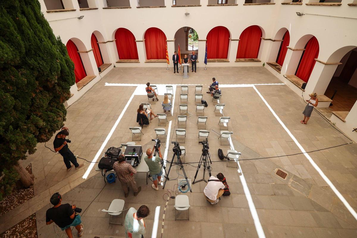 Todas las imágenes de la rueda de prensa en Ibiza de la presidenta del Govern, Marga Prohens