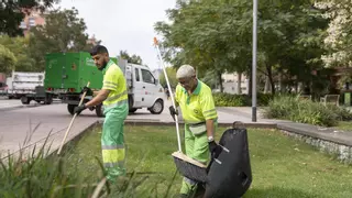 “Barcelona no estaba preparada” ante la ola de calor: la oposición carga contra Collboni por la muerte de la barrendera