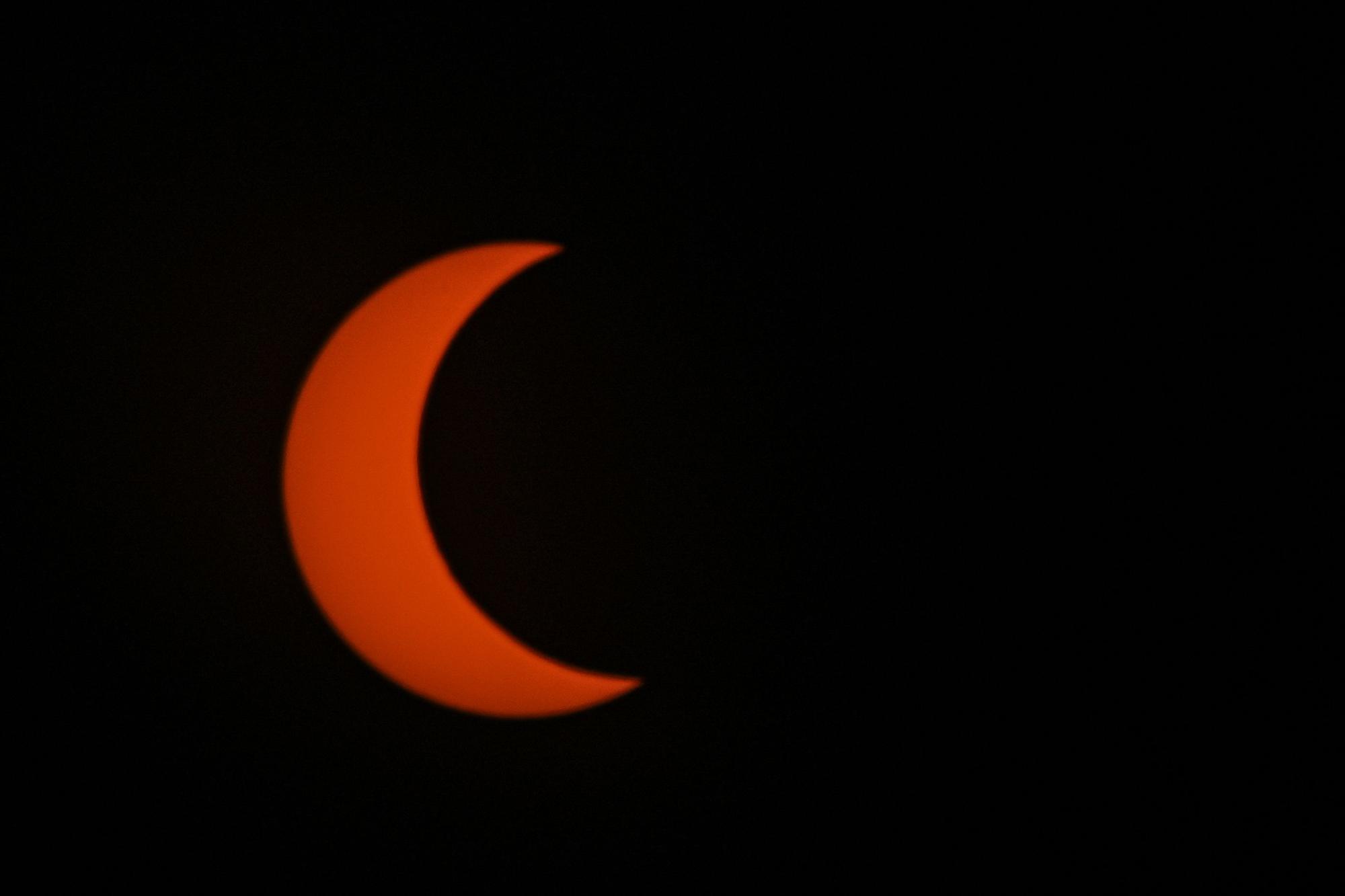 El eclipse total de Norteamérica comienza a apreciarse en la ciudad mexicana de Mazatlán