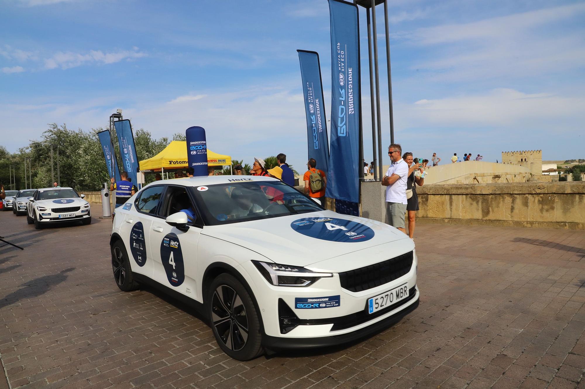 La Salida del EcoRali, una prueba con coches eléctricos ecológicos, en imágenes