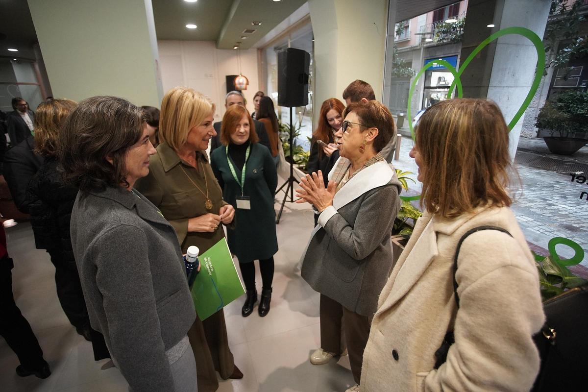 Les imatges de la inauguració de l'Associació contra el càncer a Girona