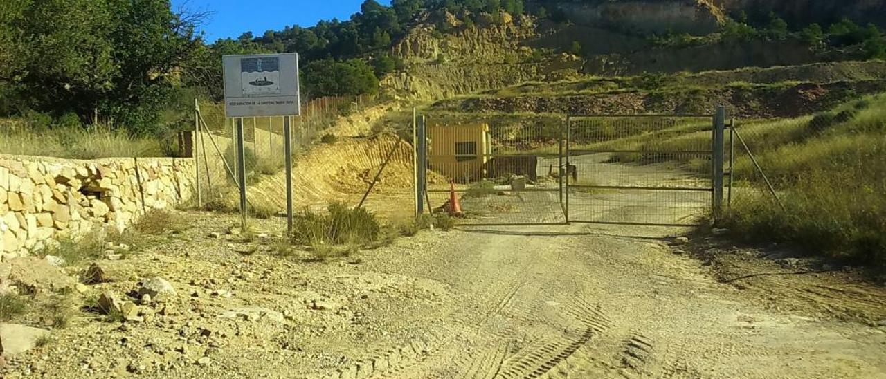 El vertedero de Olocau espera desde hace 15 años un plan de descontaminación