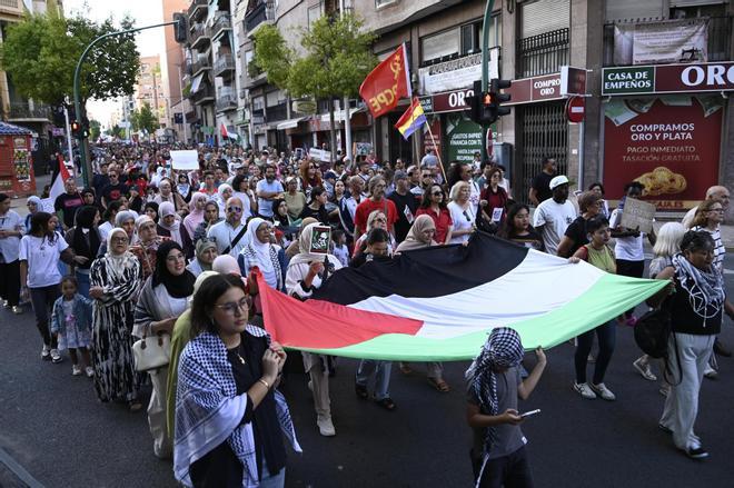 Así ha sido la multitudinaria manifestación para exigir la libertad de Palestina en Elche