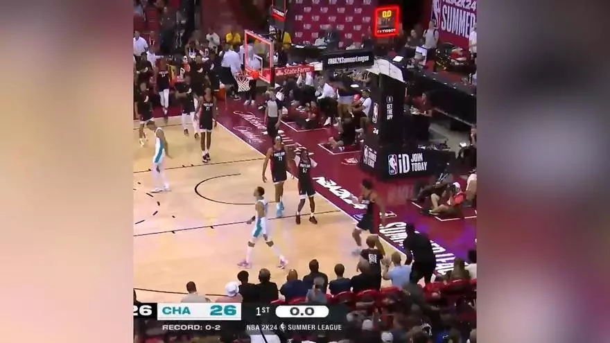 Justin Minaya y su increíble triplazo en la NBA