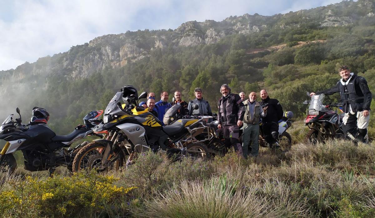 El grupo de la Ruta 47 reunido en las alturas del Pirineo oscense.  | RUTA 47