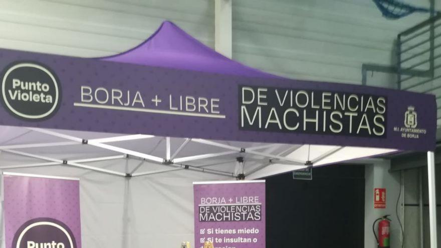 El consistorio ha empezado a instalar en ‘Punto Violeta’. | SERVICIO ESPECIAL
