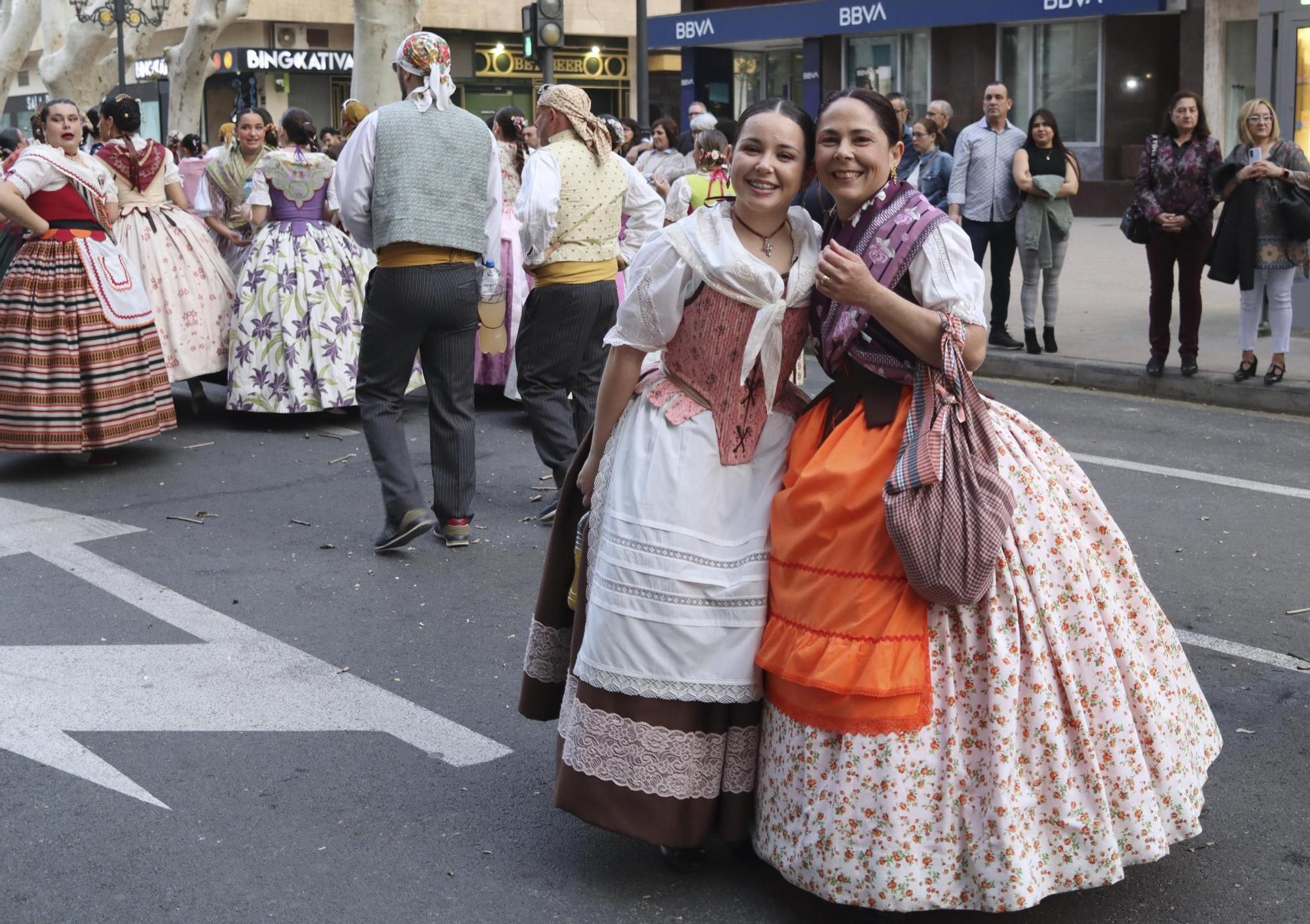 La tradicional visita a las fallas de Xàtiva en imágenes