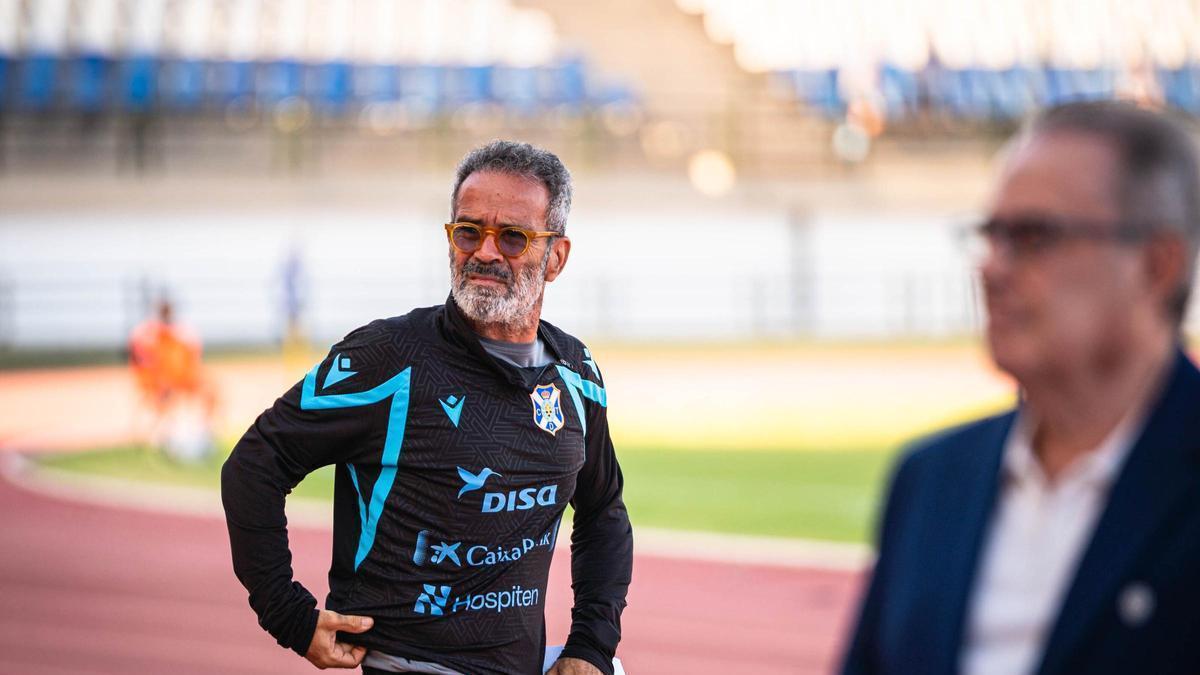 Cervera, justo antes del comienzo del partido de pretemporada entre Tenerife y Marino.