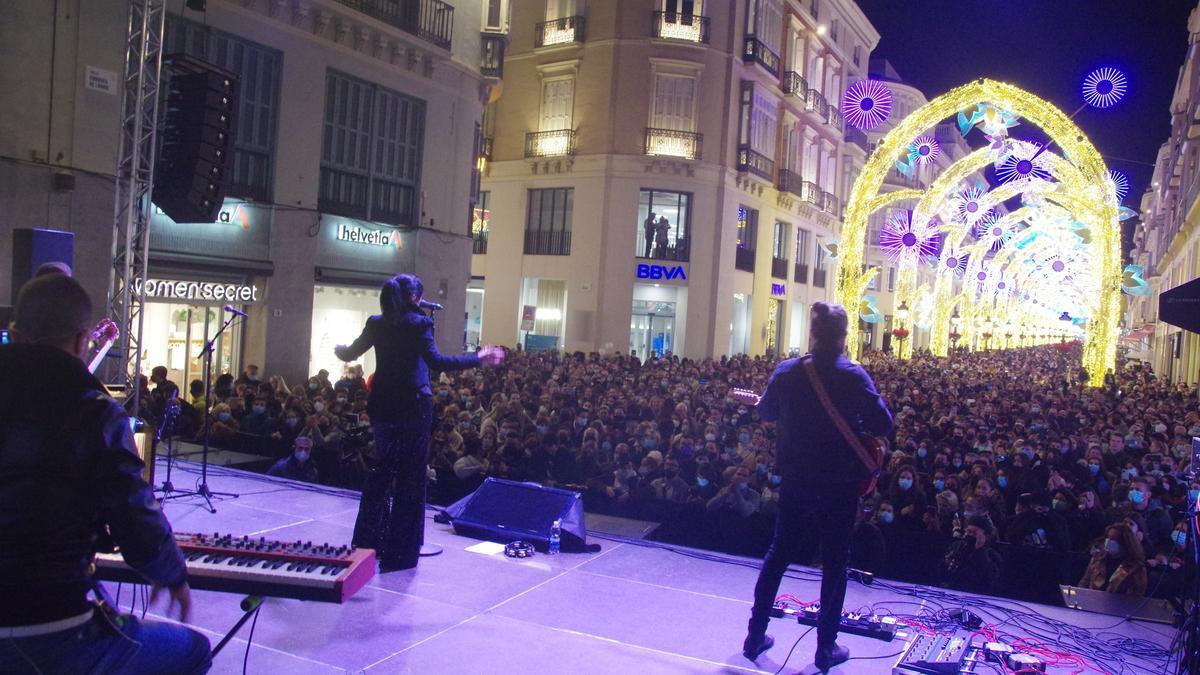 Concierto ofrecido por la Cadena Dial con motivo del encendido de las luces de Navidad en Málaga 2021.