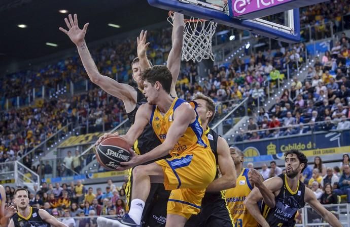 29/04/2018 LAS PALMAS DE GRAN CANARIA. Partido ...