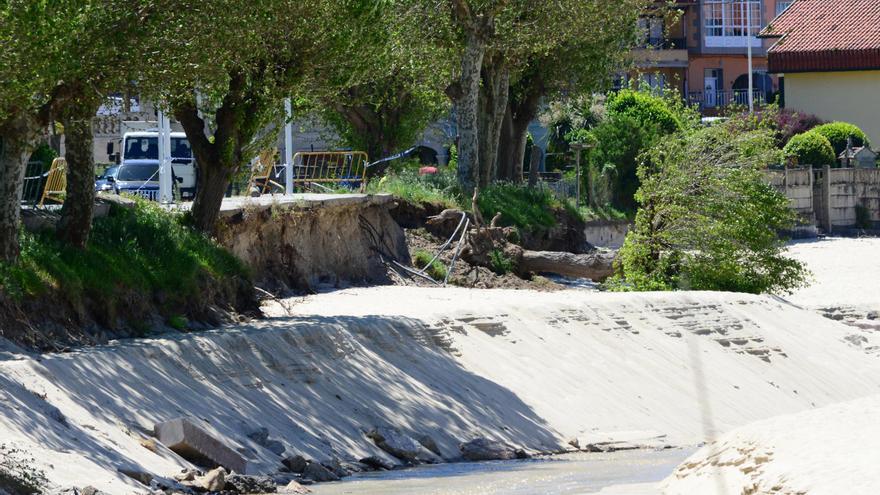 Costas plantea abrir un canal y construir una escollera provisional en la playa de Agrelo