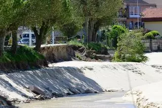 Costas plantea abrir un canal y construir una escollera provisional en la playa de Agrelo