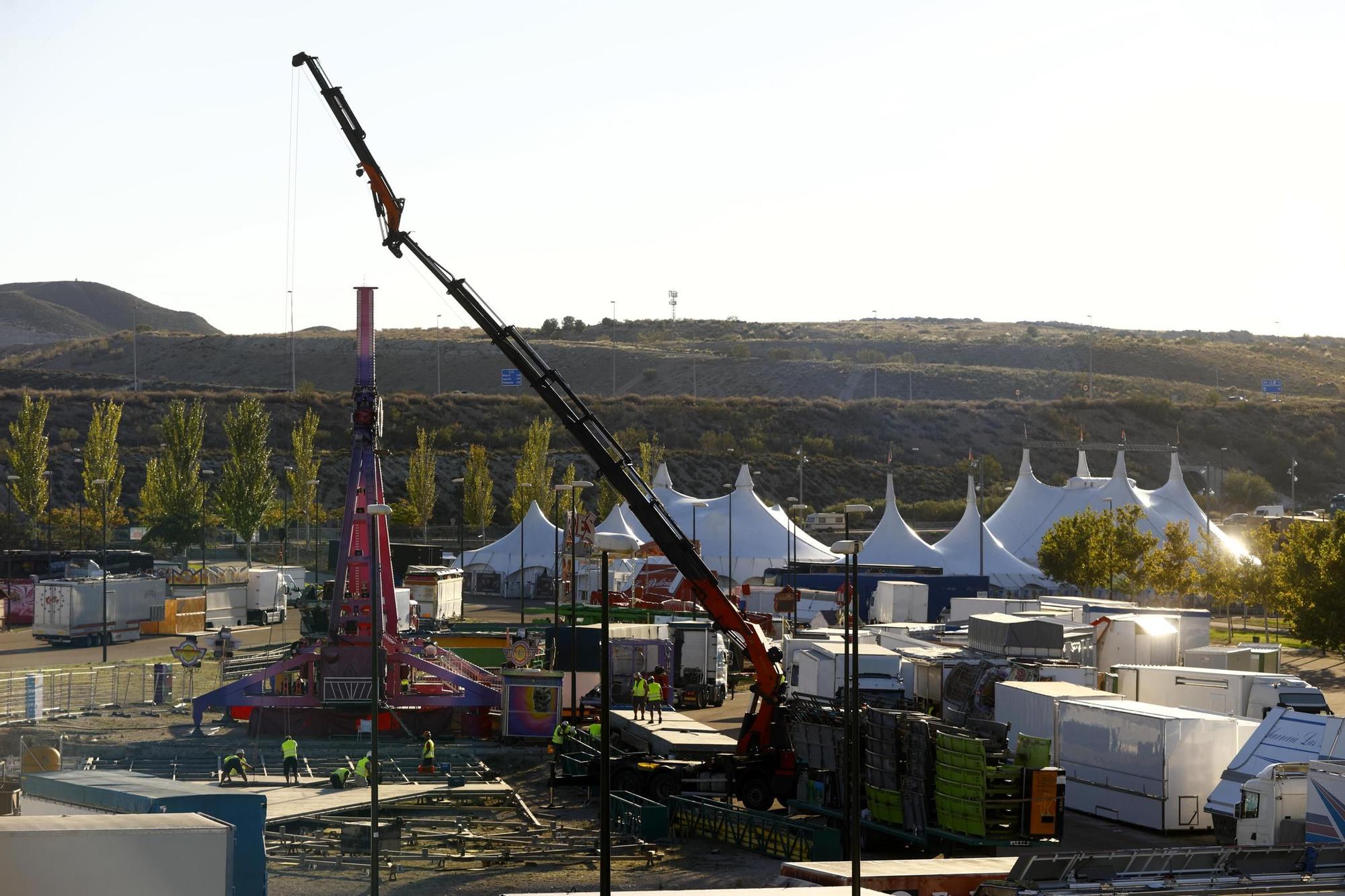 Fiestas del Pilar 2023 | Montaje de las ferias en Valdespartera