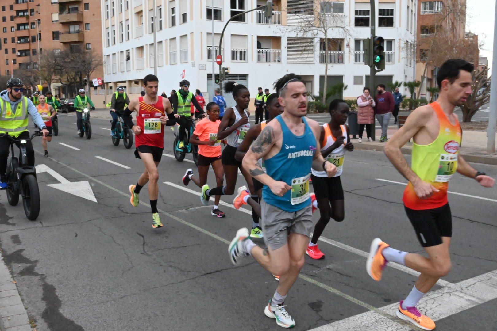 Búscate en las fotos: Las mejores imágenes del Marató bp y el 10K Facsa 2024 de Castelló