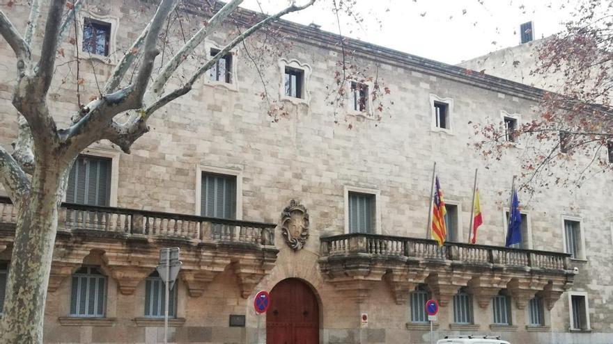 Los cinco acusados de la agresión sexual en manada a dos menores en Cala Rajada, condenados a dieciocho años de prisión
