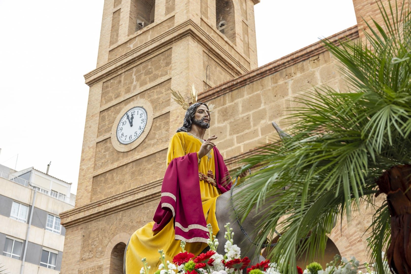 Bendición y procesión de Las Palmas en Torrevieja de Domingo de Ramos en la Semana Santa 2024