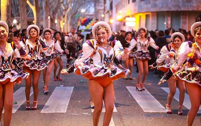 La Rua desfila por el centro de Palma