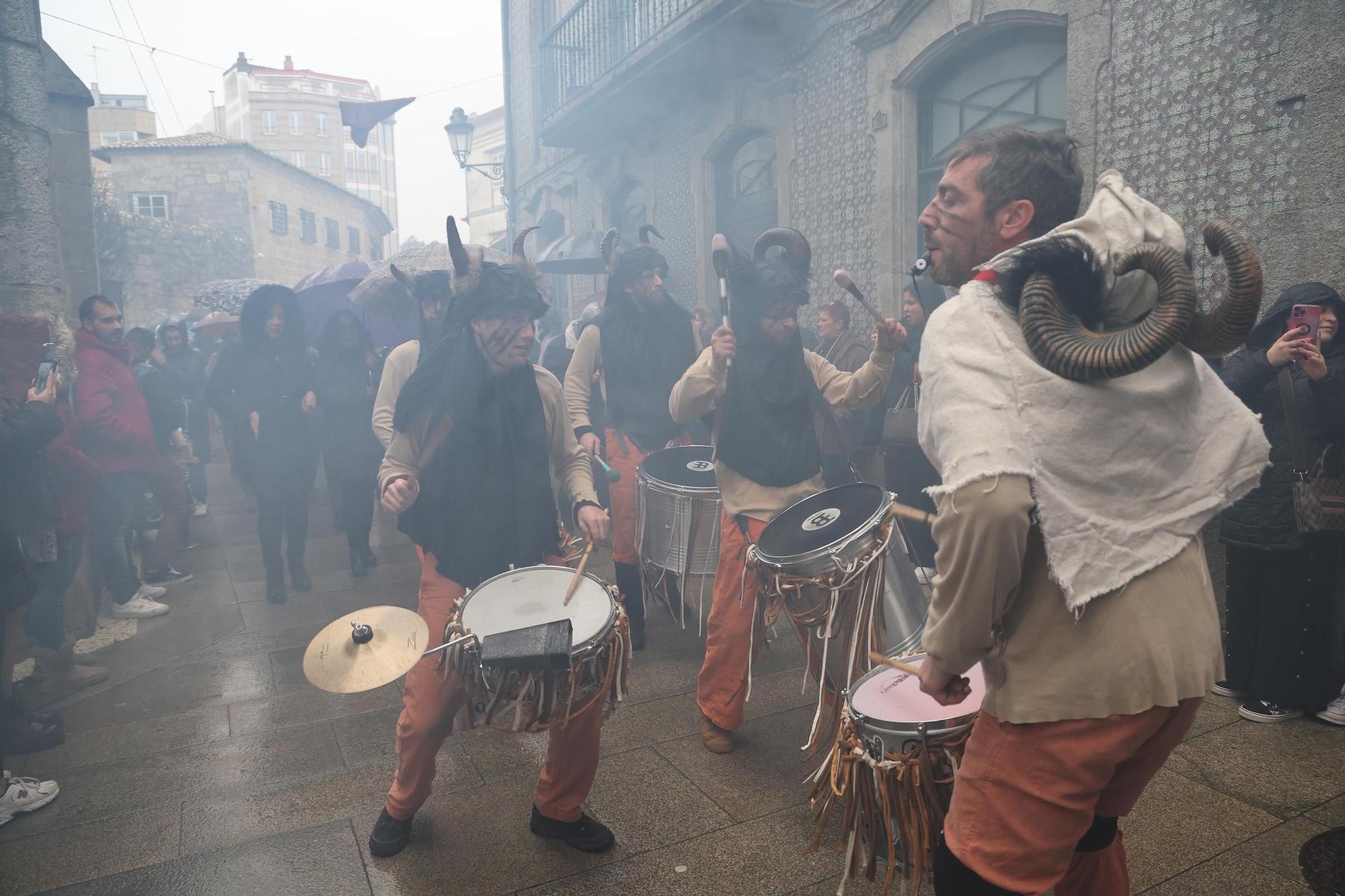 Viaje al pasado desde Baiona: la Arribada triunfa a pesar de la lluvia