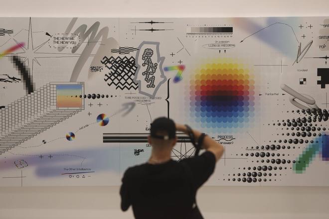 Felipe Pantone presenta en Casa Axis 'Axis of Divergence'