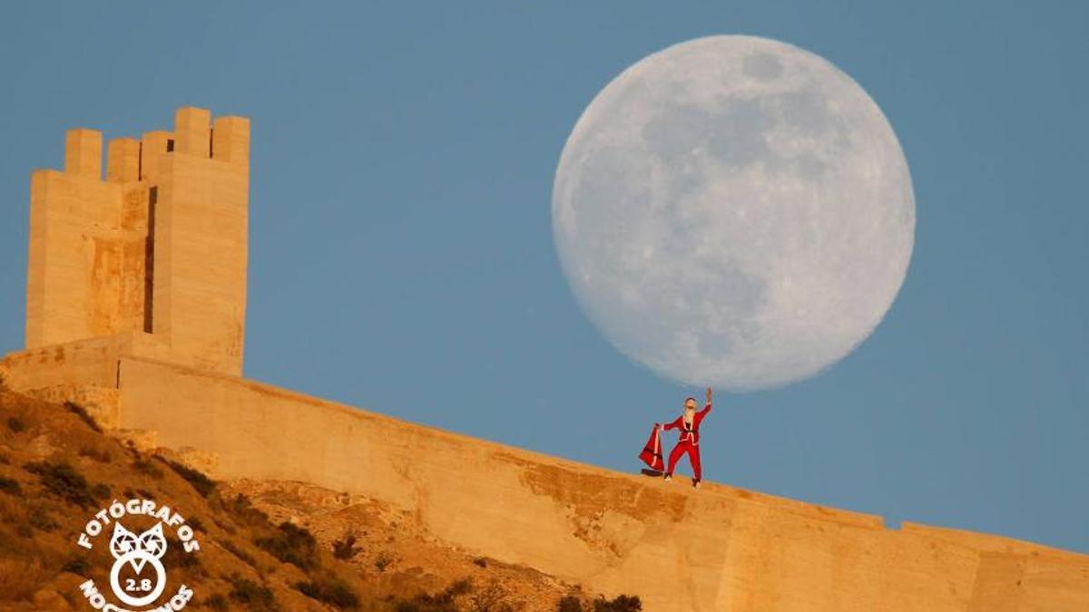 Papá Noel en el castillo de Orihuela.