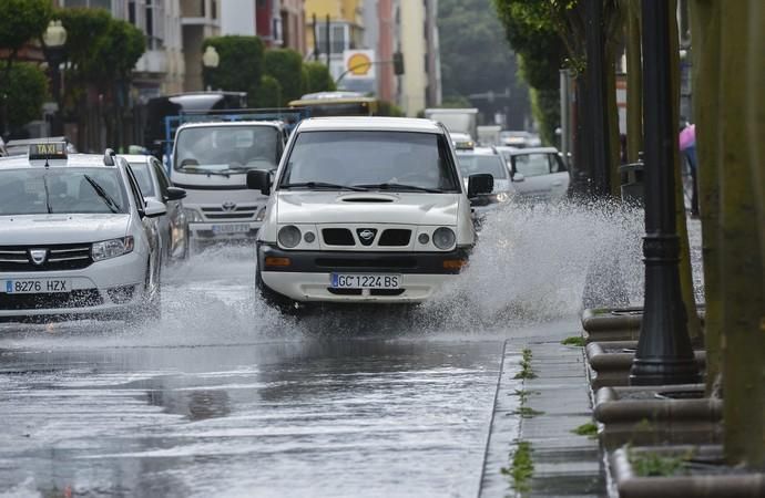 LAS PALMAS DE GRAN CANARIA. Lluvias en la ciudad de Las Palmas de Gran Canaria.  | 03/04/2019 | Fotógrafo: José Pérez Curbelo