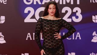 De las transparencias de Rosalía al guiño de Nathy Peluso a Kim Kardashian: los 'looks' de la alfombra roja de los Latin Grammy 2023