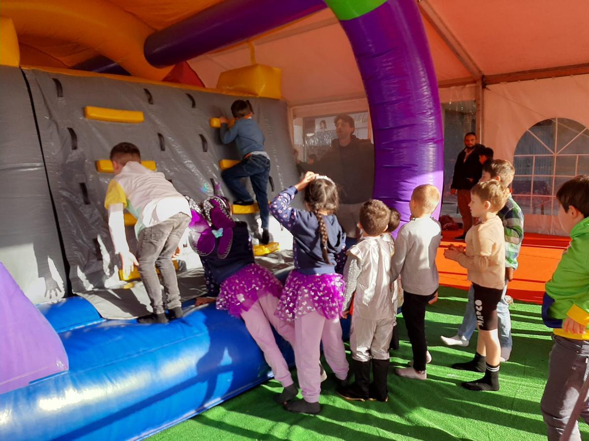 Los niños de Llanera inauguran el Antroxu por todo lo alto: el primer día de actividades, en imágenes