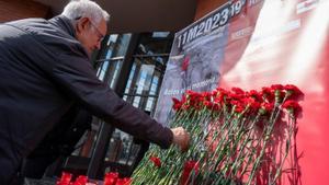 Ofrenda floral en Atocha (Madrid) en recuerdo de las víctimas del 11-M en 2023.