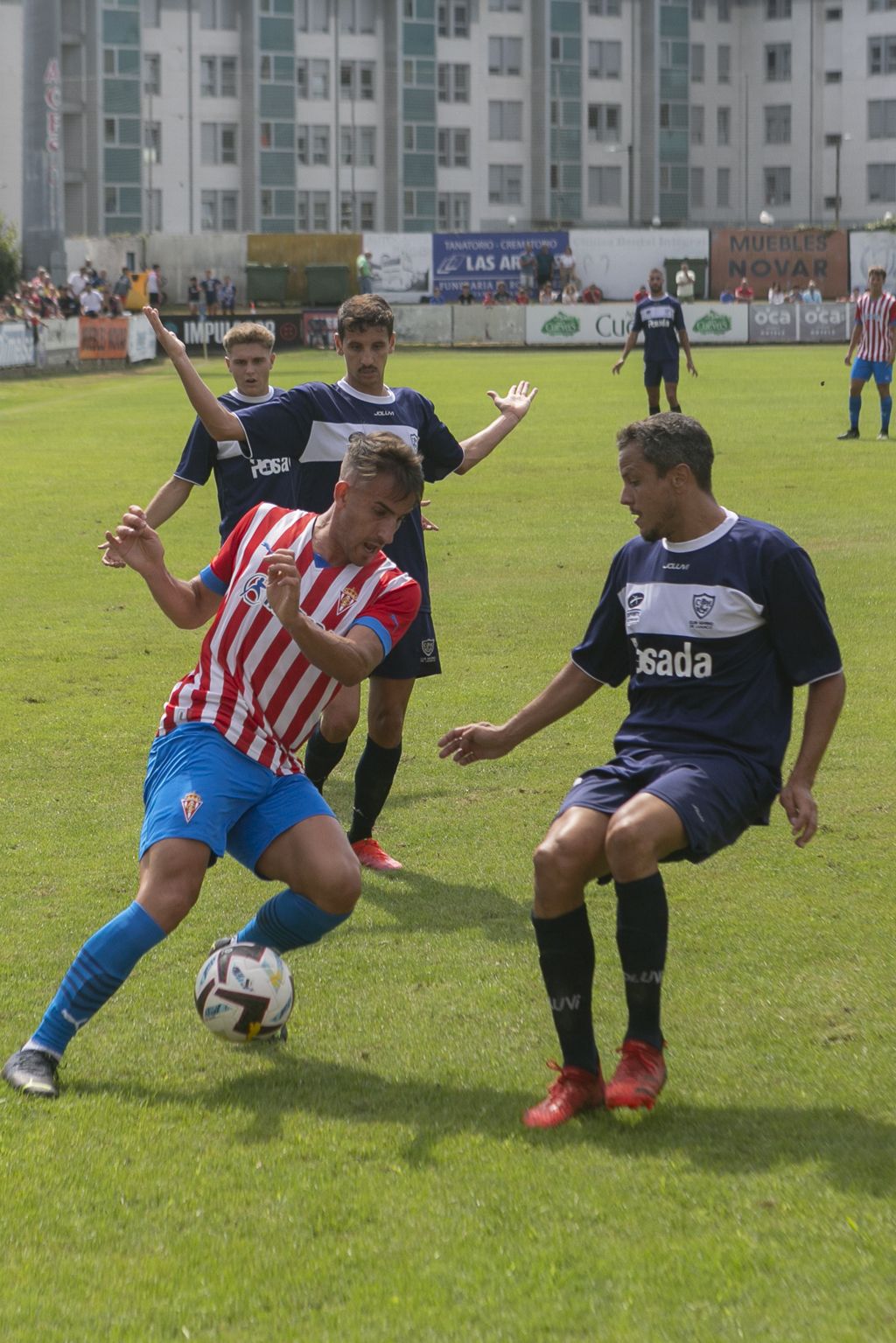 En imágenes: el Sporting vence en Miramar con un gol de Nacho Méndez