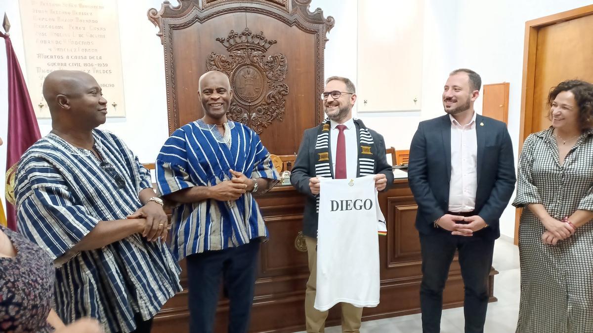 El Embajador de Ghana, en la recepción con el alcalde de Lorca