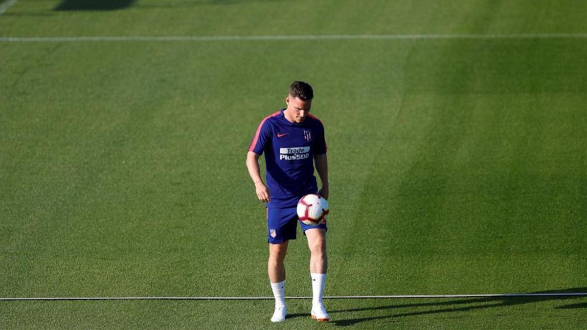 Kevin Gameiro se entrena al margen de sus compañeros