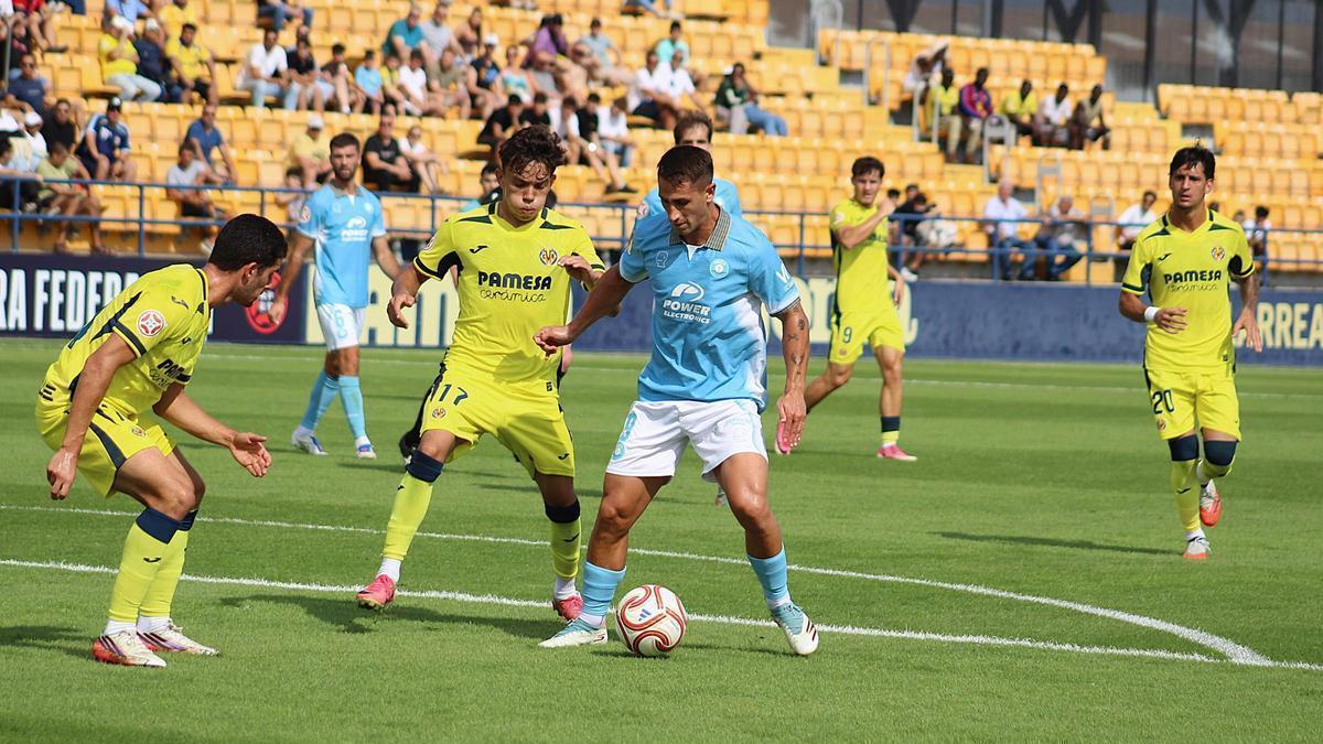 El Villarreal B vio truncada su racha triunfal en el Mini y perdió diez meses después.