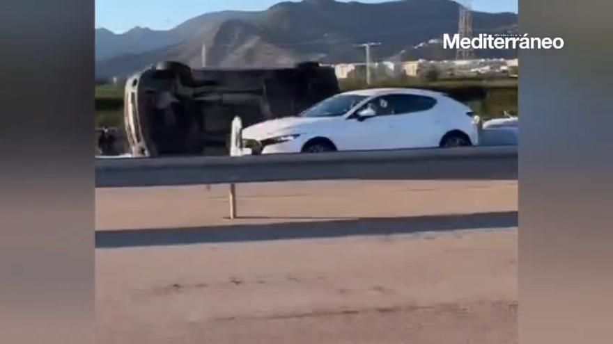 Vídeo: Accidente de tráfico en la CV-10 a la altura de la Vall d'Uixó