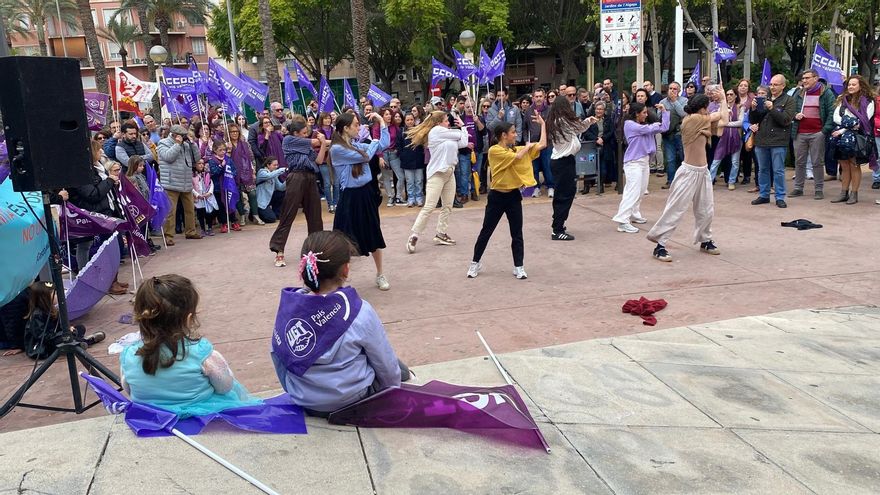 Críticas por el 8M en Elche: del &quot;blanqueo&quot; de la pornografía a las custodias de maltratadores
