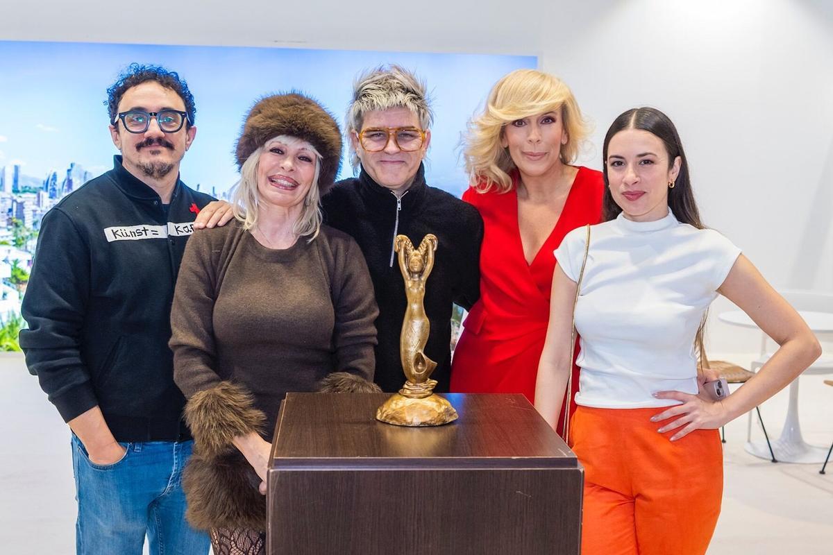 Nebulossa y Blanca Paloma, durante el acto del Benidorm Fest 2026 celebrado en Fitur