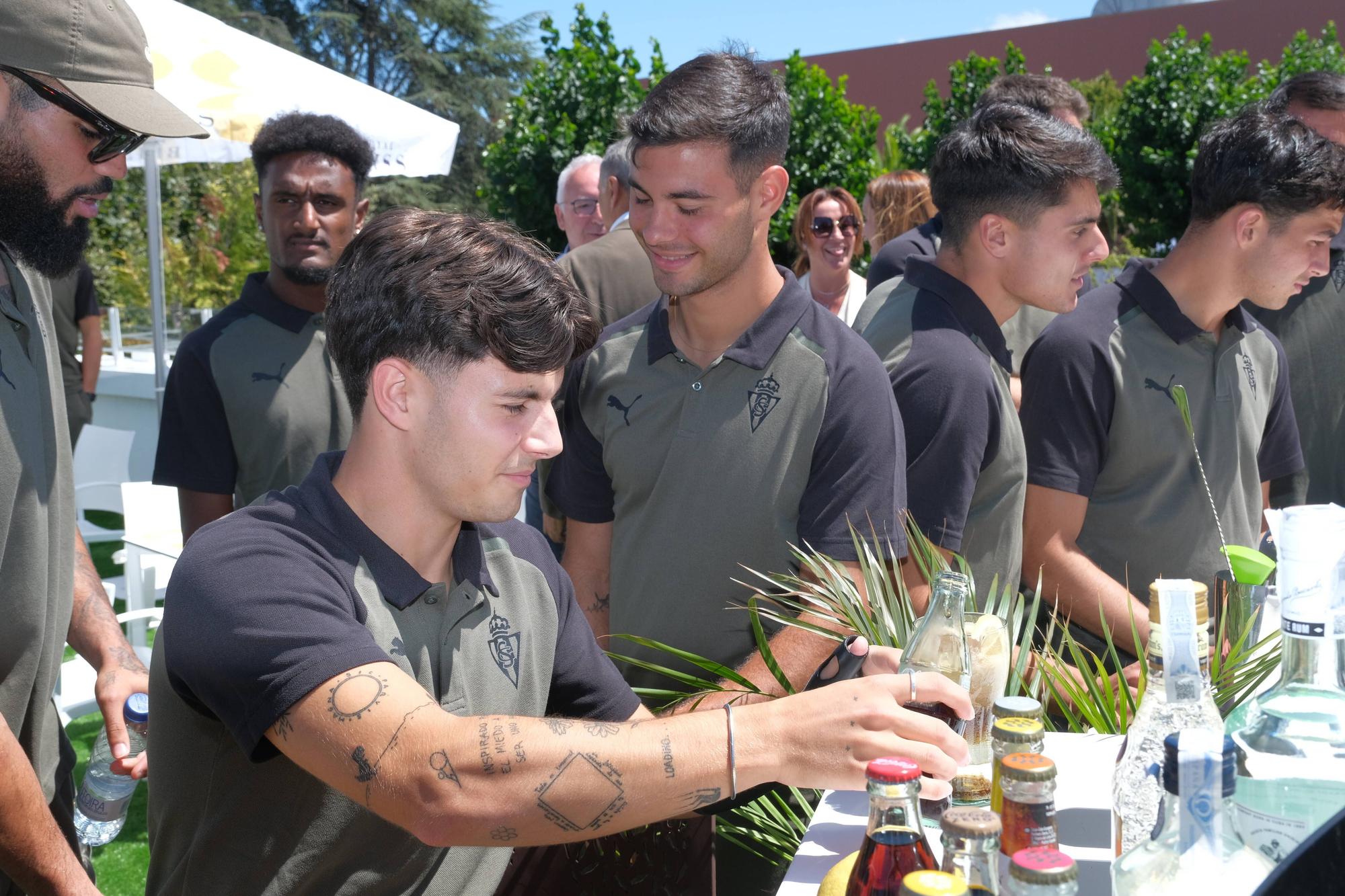 La visita del Sporting a la Feria de Muestras, en imágenes