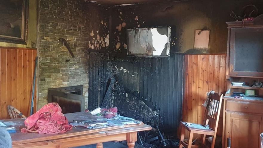 Cinco intoxicados en un incendio declarado en una casa en Llanera tras &quot;explotar&quot; un televisor