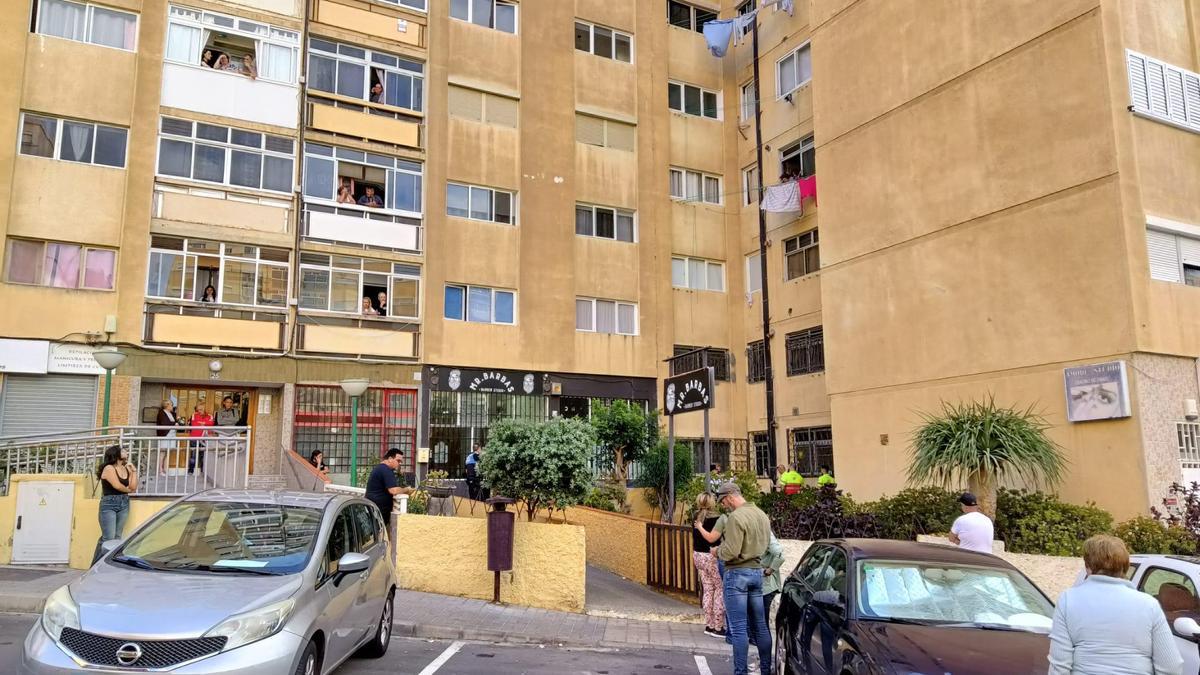 Edificio del que se ha precipitado el menor.