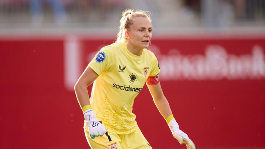 Esther Sullastres se prepara en Abegondo para la Eurocopa