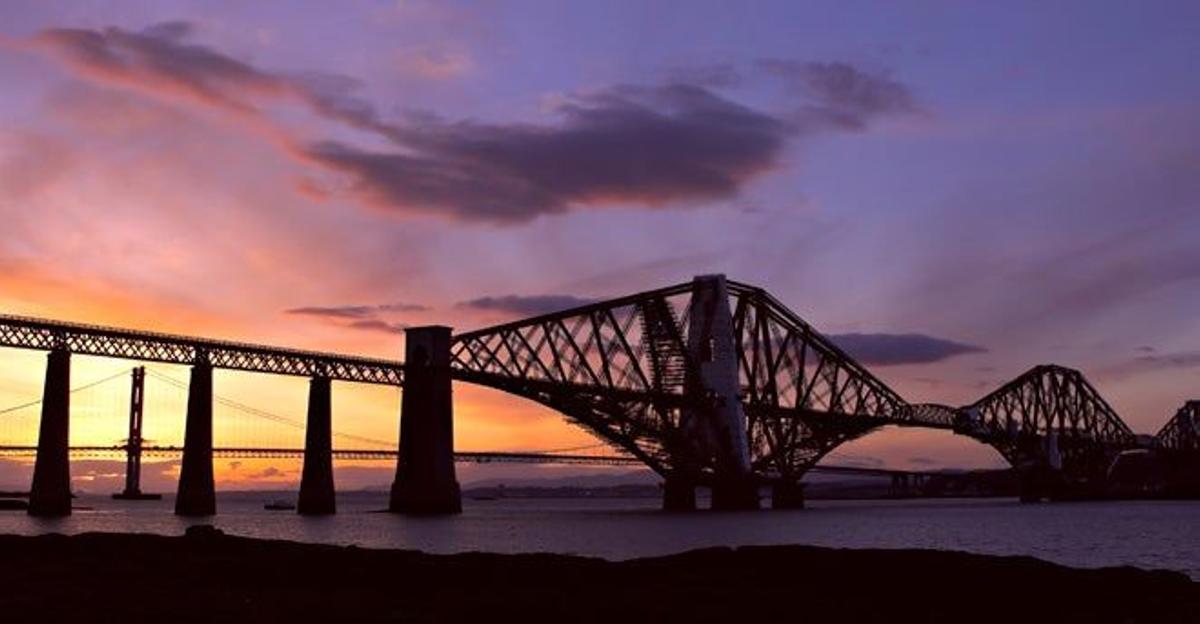 Puente sobre el río Forth (Reino Unido)