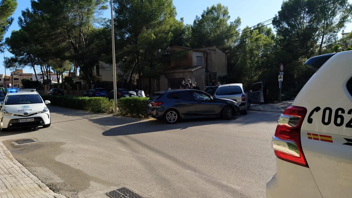 Los turistas bloquearon el coche del ladrón en Costa de la Calma.