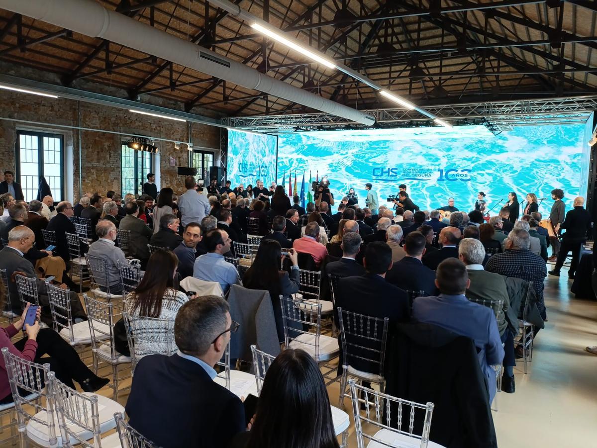 El acto inaugural de la cebración de centenario de la CHS tuvo lugar en el Hub Audiovisual del Cuartel de Artillería de Murcia.