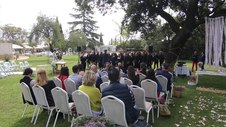 25 parejas que se casarán en el 2023 conocen de primera mano cómo podría ser su boda